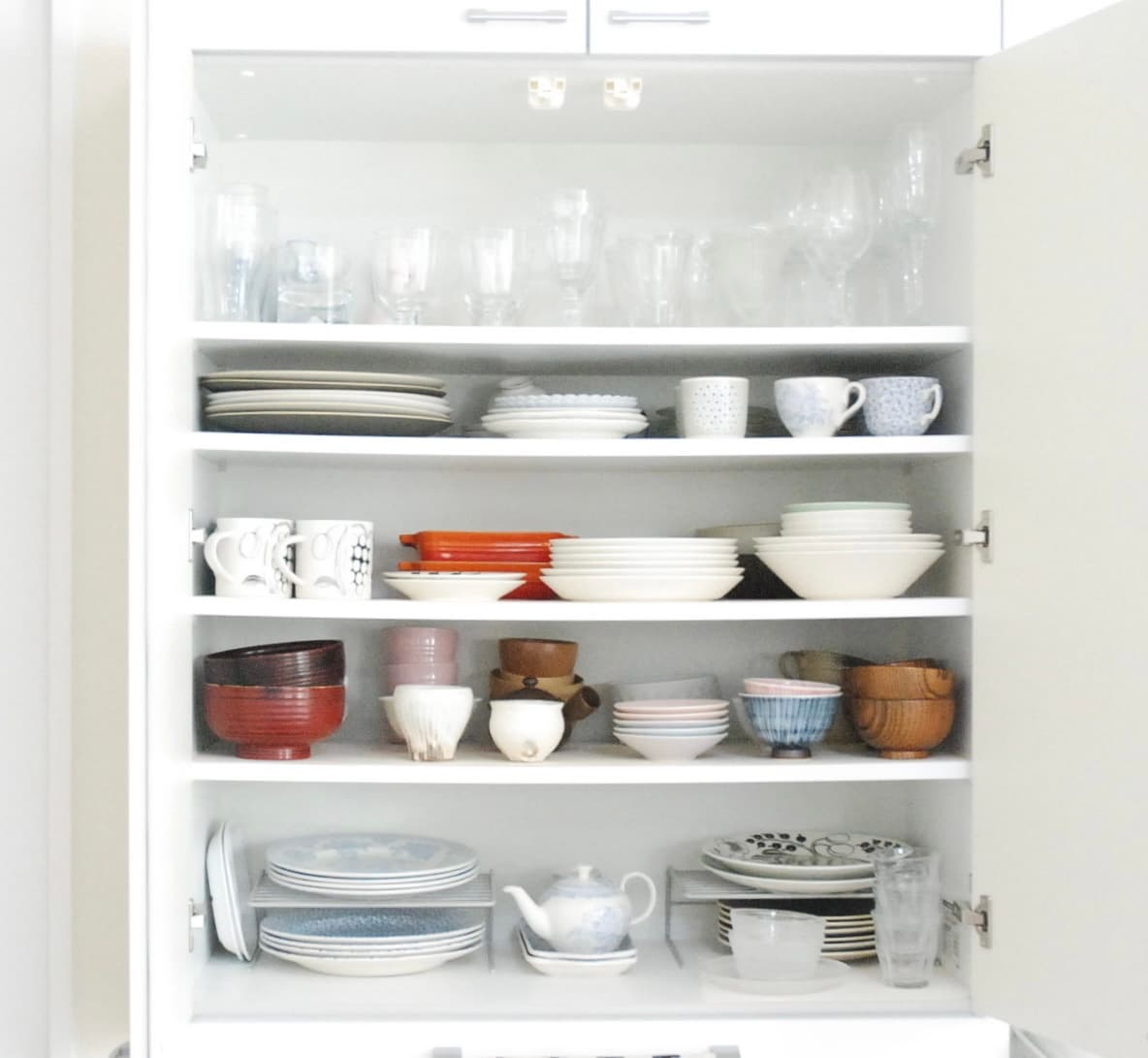 食器棚などのキッチン収納はどう設置する？